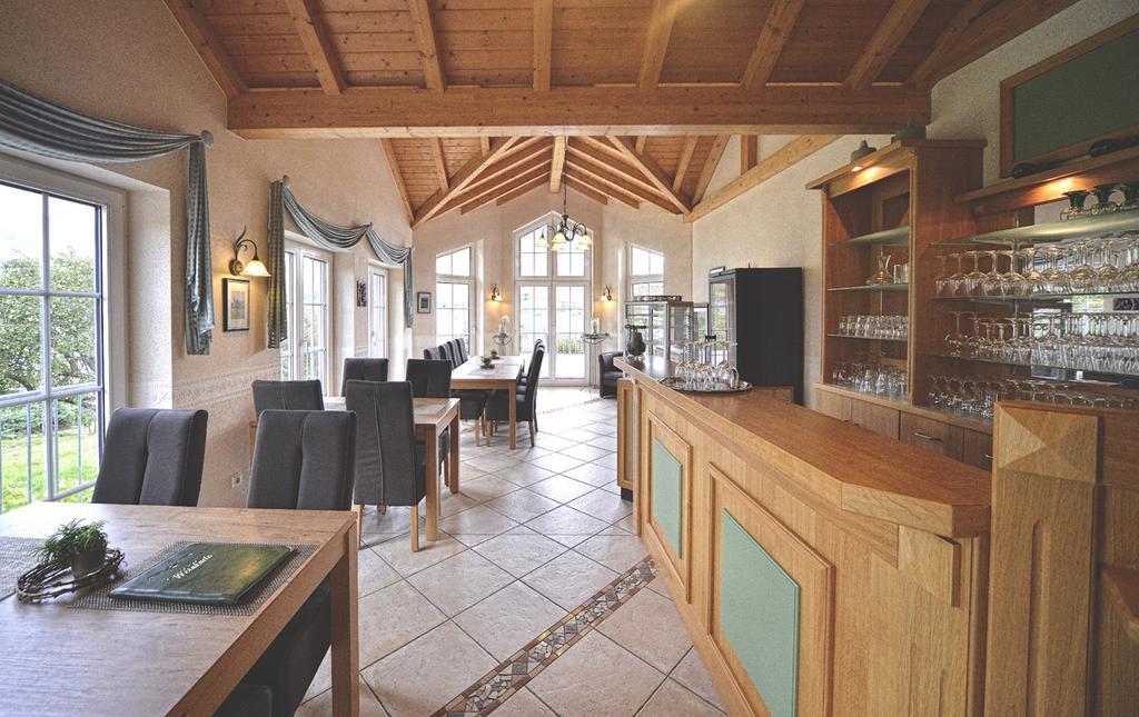 Wein & Gaestehaus Rosenlay Lieser Luaran gambar