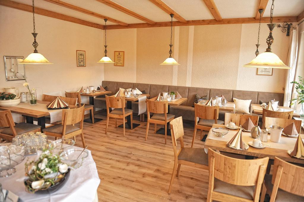 Wein & Gaestehaus Rosenlay Lieser Luaran gambar