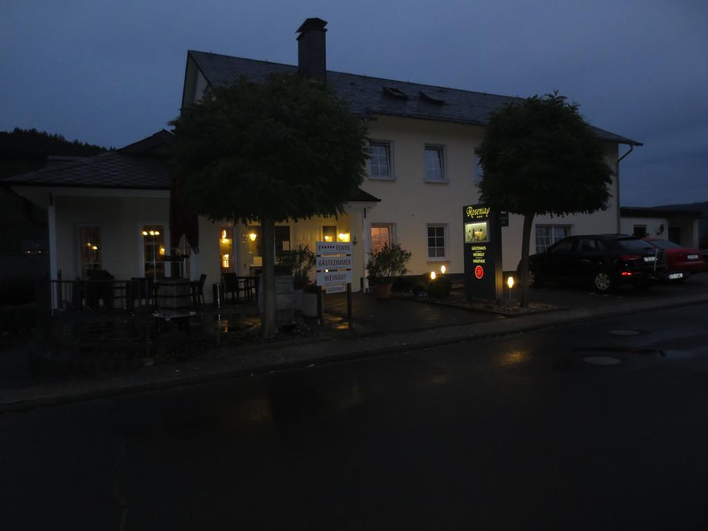 Wein & Gaestehaus Rosenlay Lieser Luaran gambar